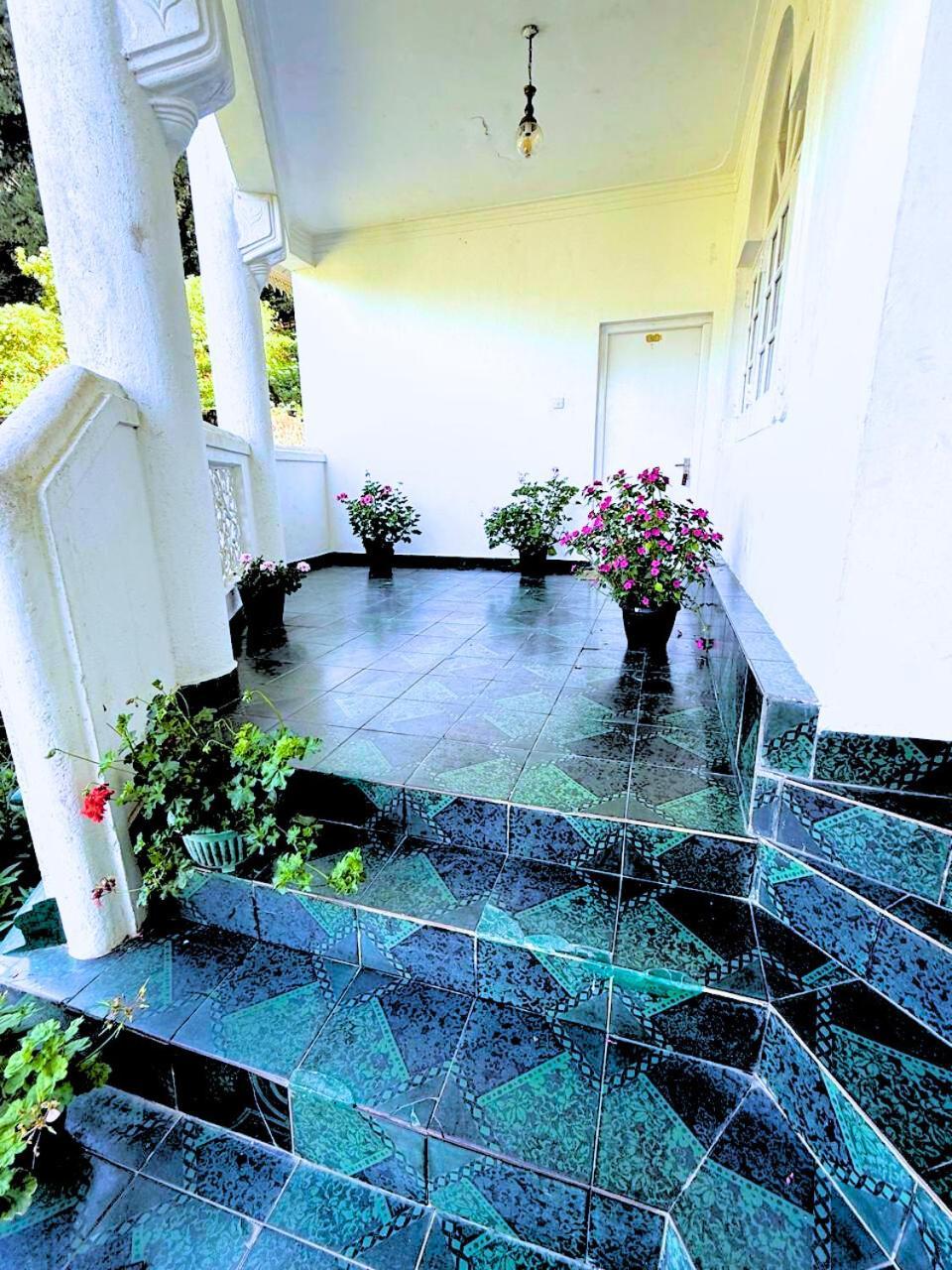 Notre Dame D'Arcadia Hotel Nuwara Eliya Buitenkant foto